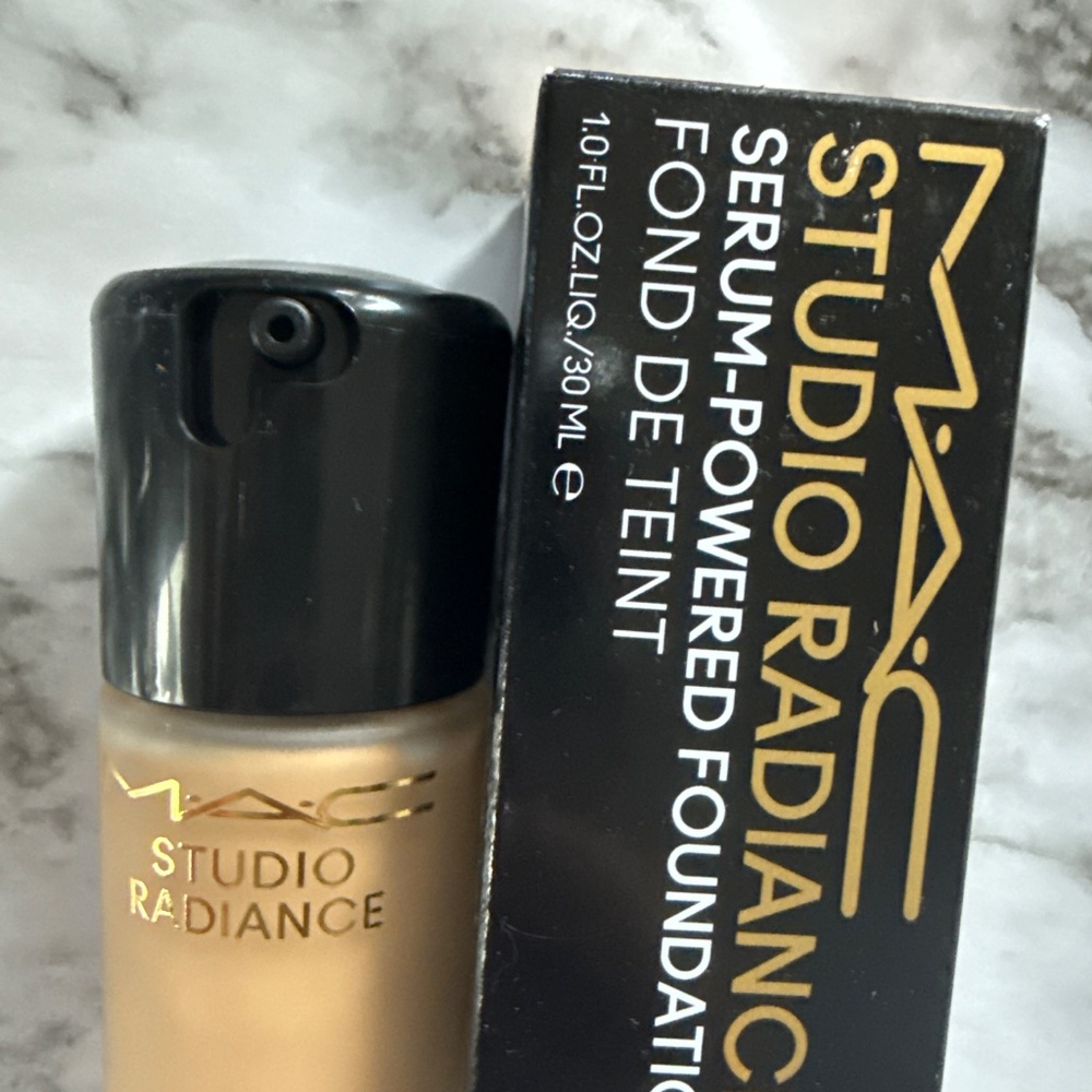 MAC COSMETICS STUDIO RADIANCE FOUNDATION IN NC17 - Picture 3 of 3